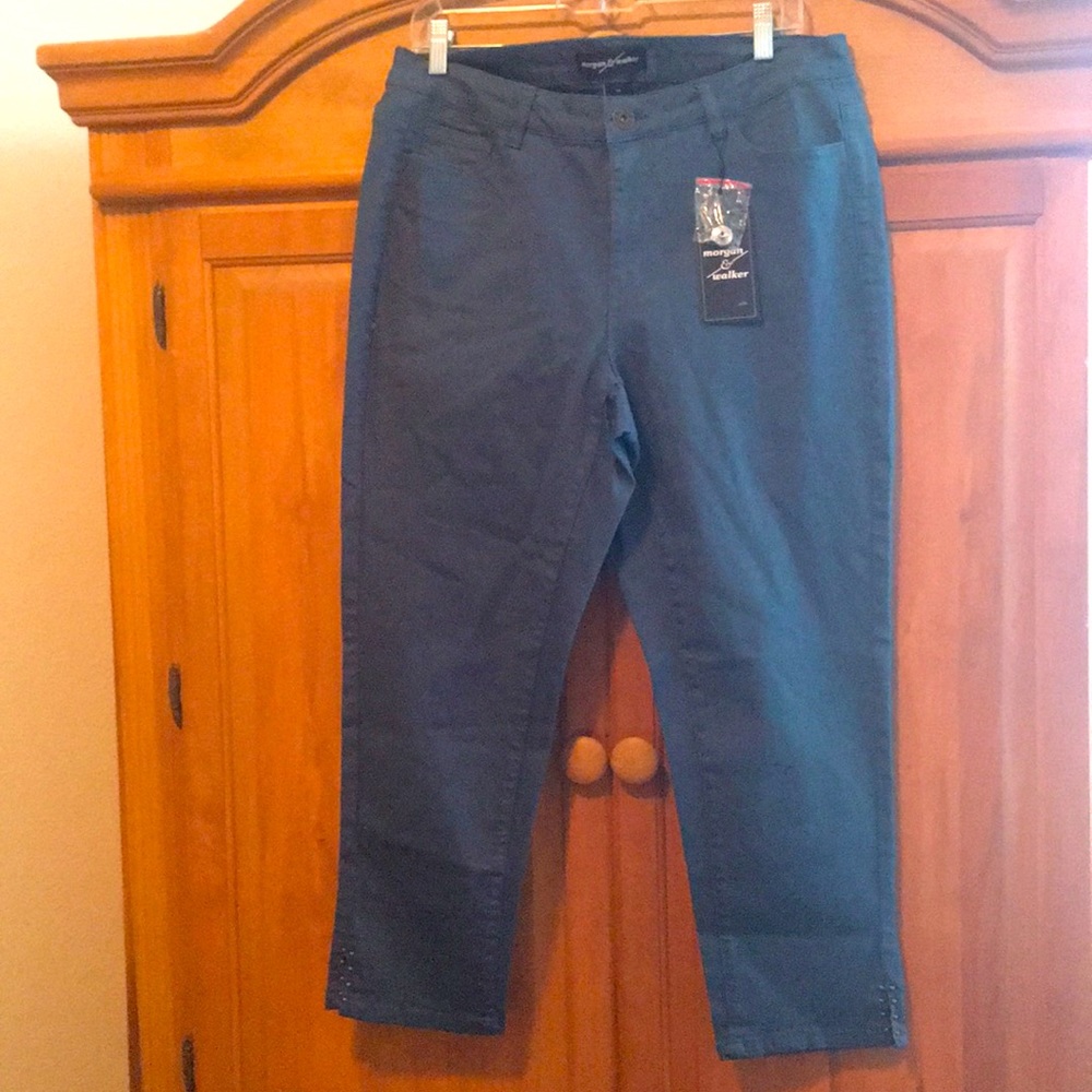 NWT Morgan & Walker Capri Pants.